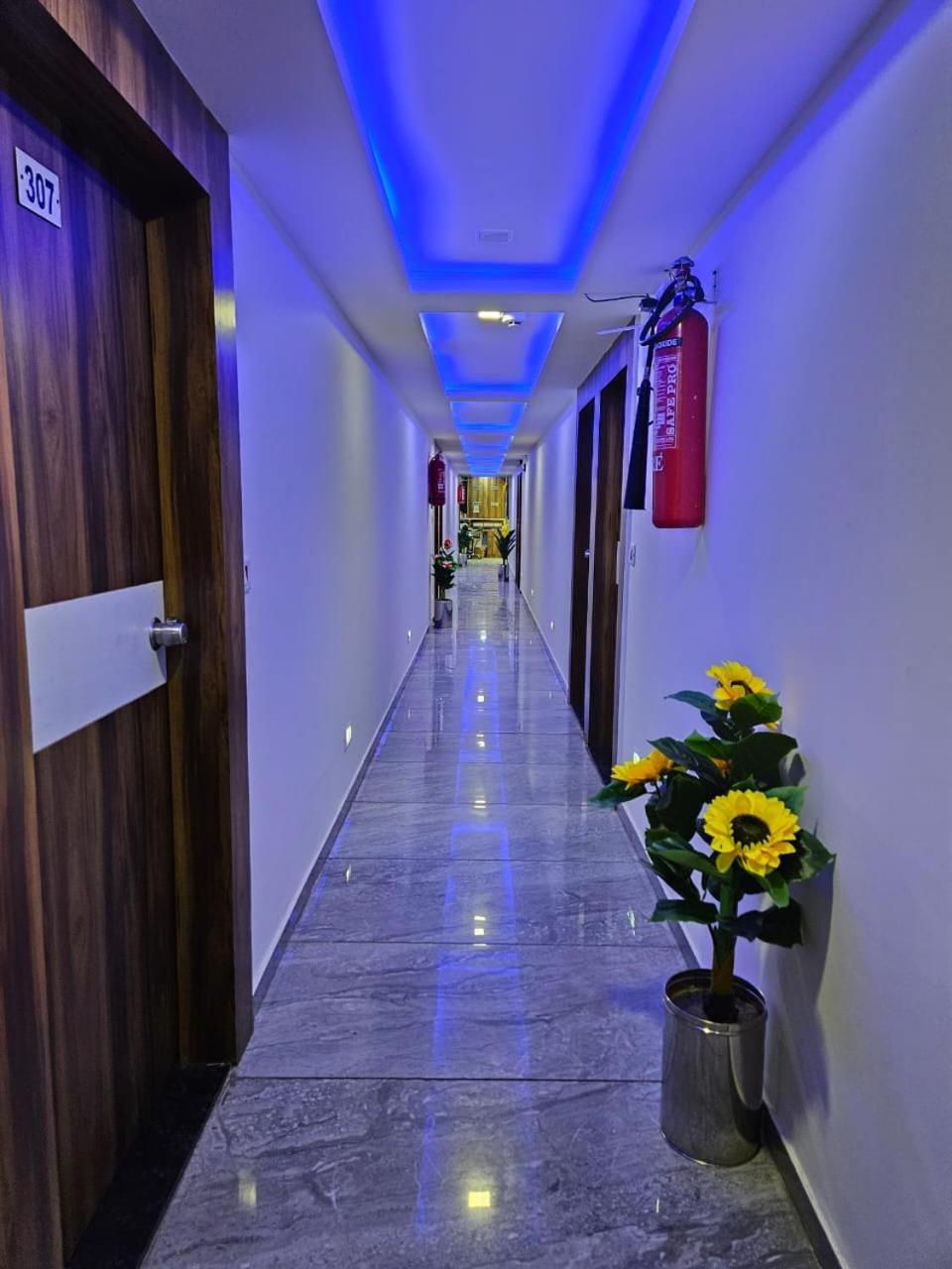 Hotel Ozone,Ahmedabad Exterior foto